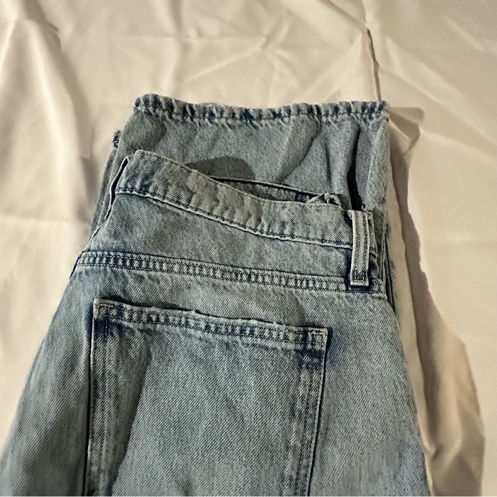 Arizona Jeans Juniors Size 13 Low-Rise Dad Jeans Light Distressed Denim - Picture 11 of 13